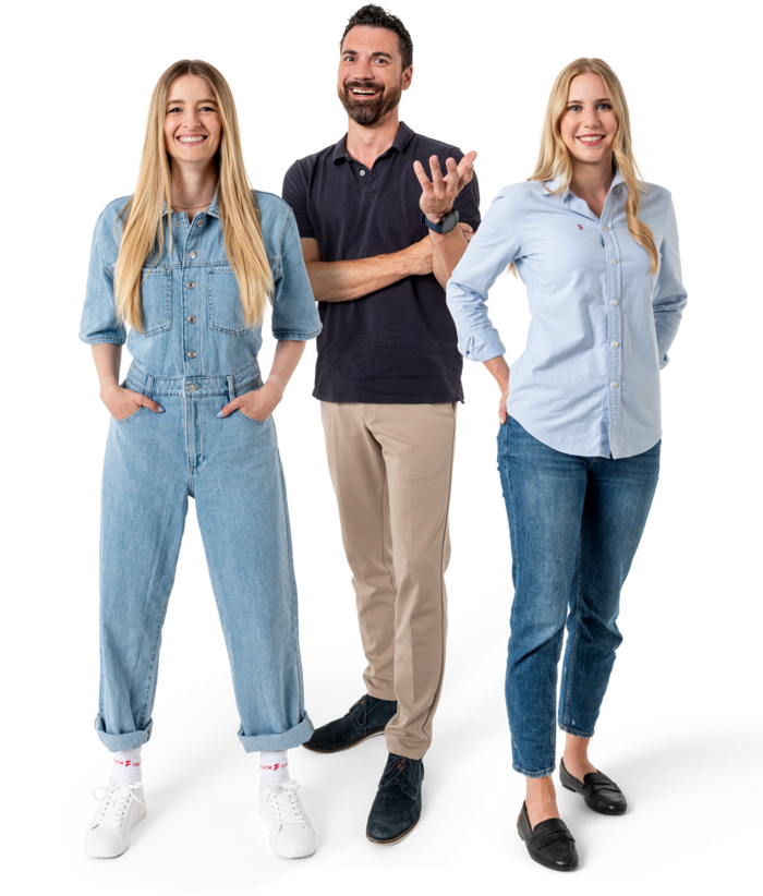 Freigestelltes Gruppenbild FLYERALARM Fachkräfte